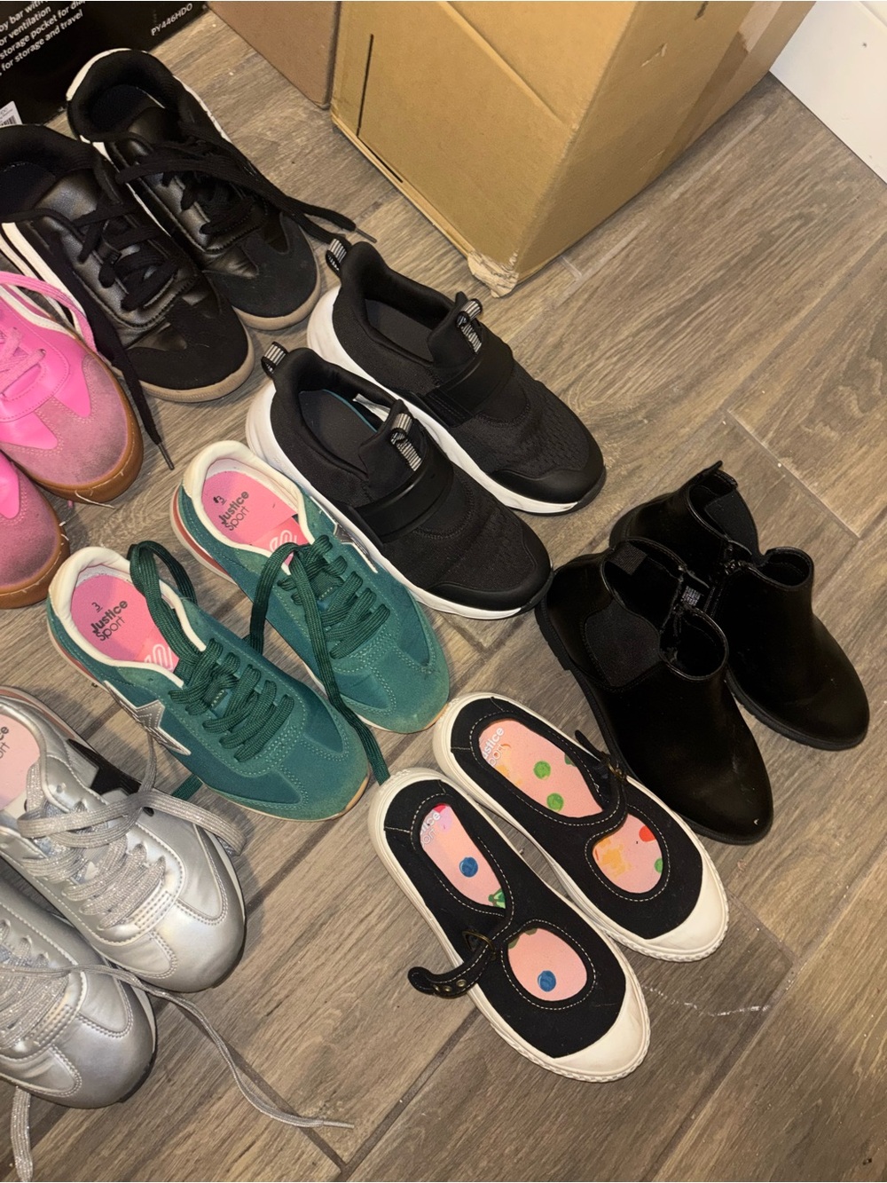 Shoes bundle - Picture 8 of 8